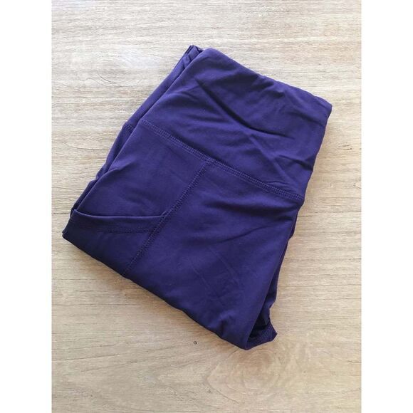 Solid Color Leggings With Side Pockets - Picture 4 of 10